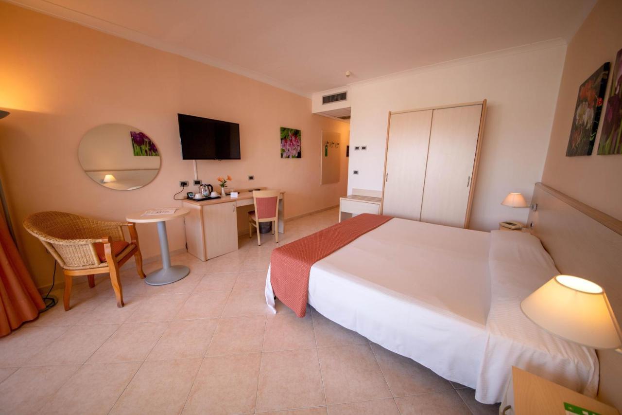 Aldiana Club Rocca Nettuno Calabria Hotel Tropea Bagian luar foto